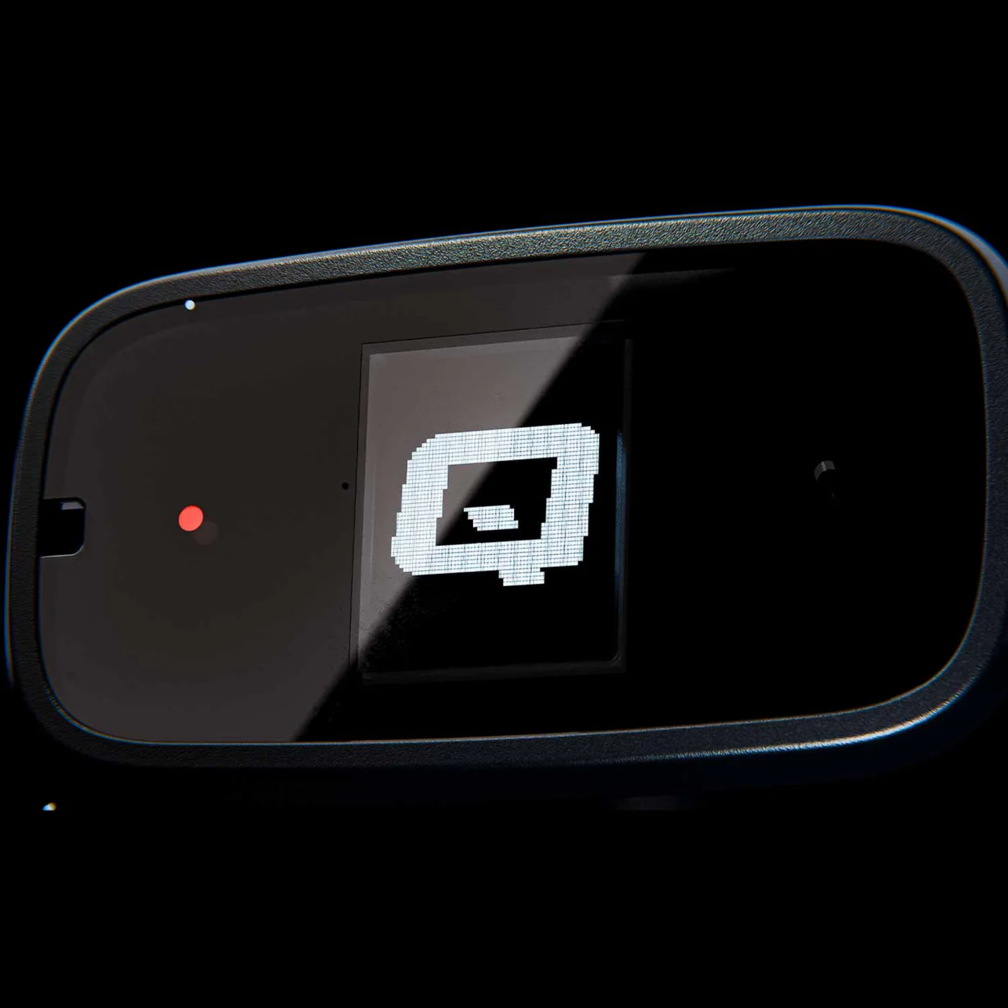 Cycliq Fly12 Sport OLED Display. The new rear display on the Fly12 Sport makes smart technology easy to use - Bikers.SG